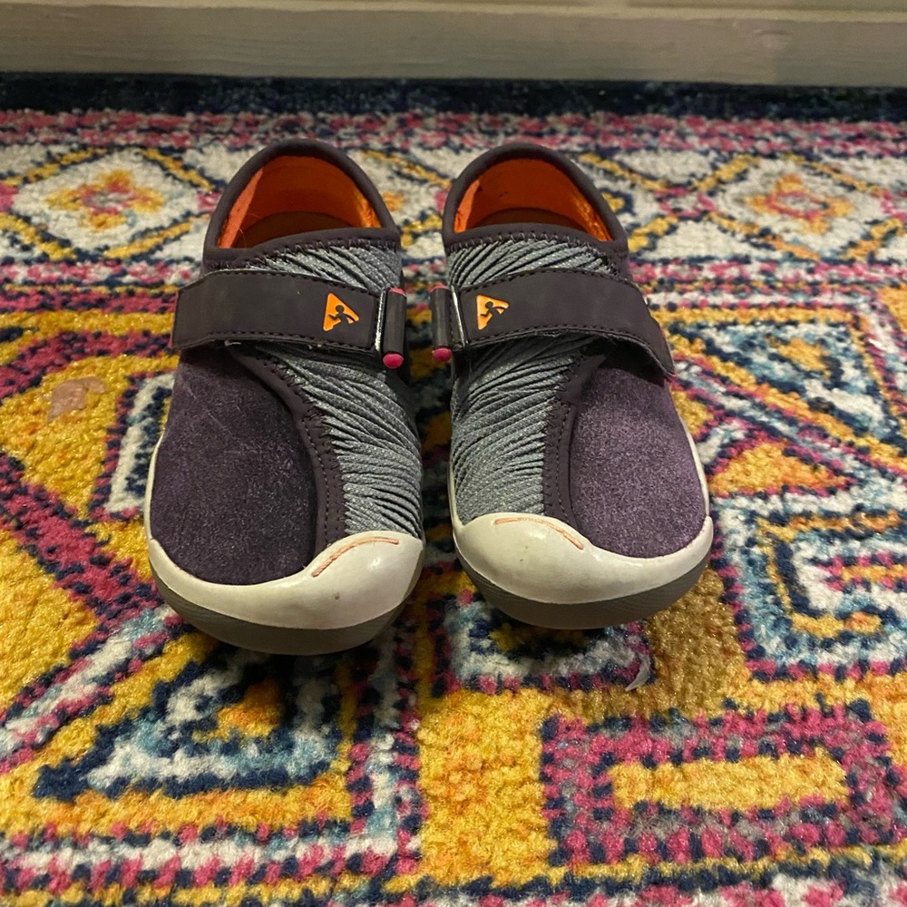 Plae shoes